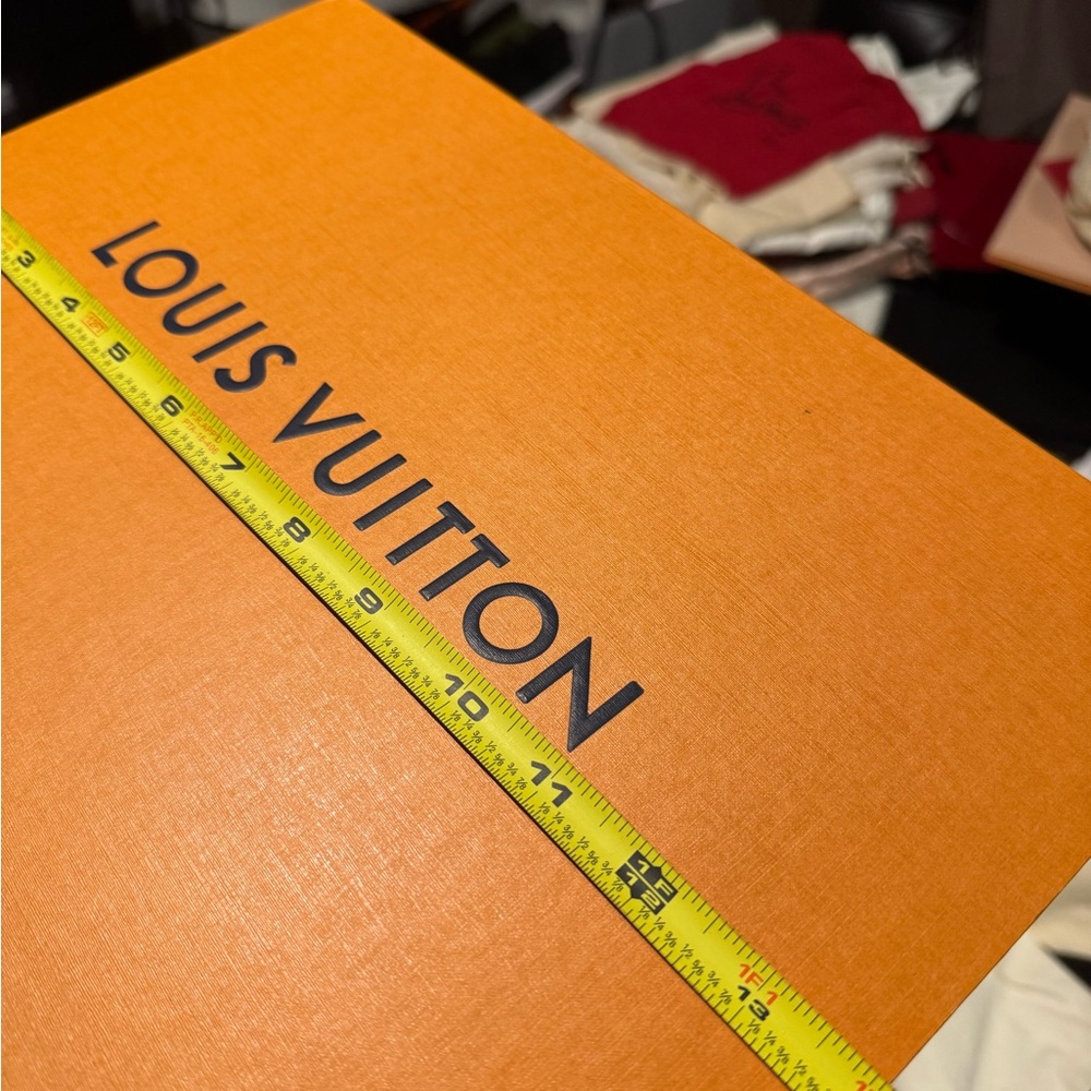 Louis Vuitton Gift Box - Picture 11 of 13
